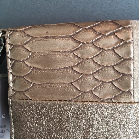 Kenneth Cole Reaction Wristlet Wallet - Picture 7 of 8